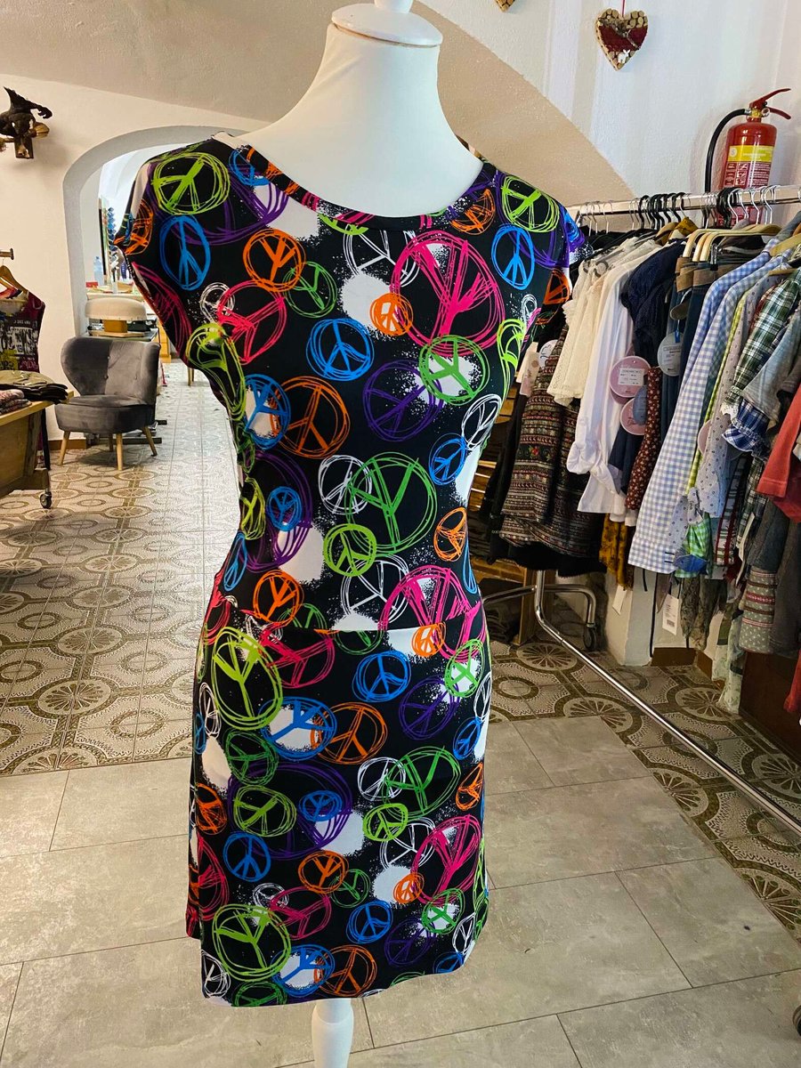 buntes Kleid von Nähen mit Liebe Änderungsschneiderei & Trachtenboutique